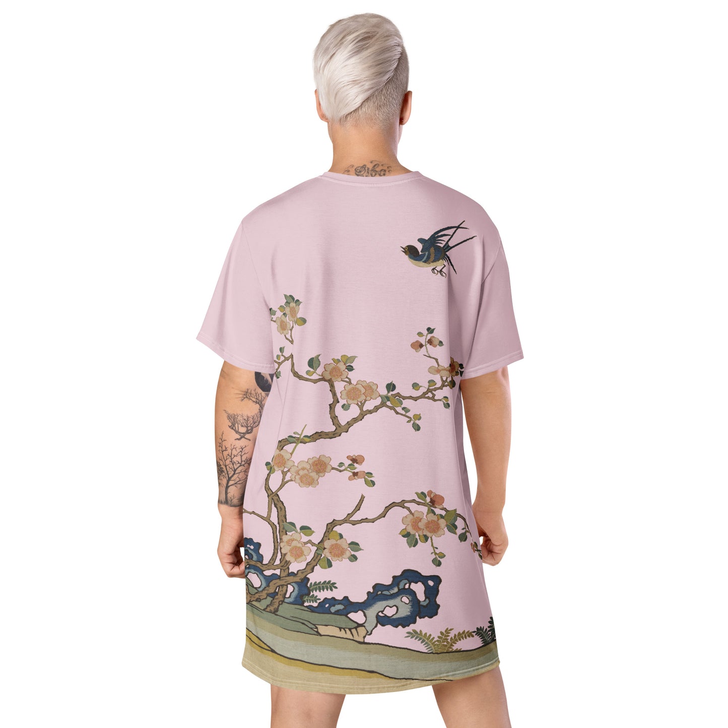 Kesi Flower Album|Swallow in Flight, Harbinger of Spring|T-shirt dress|Pale pinkish gray
