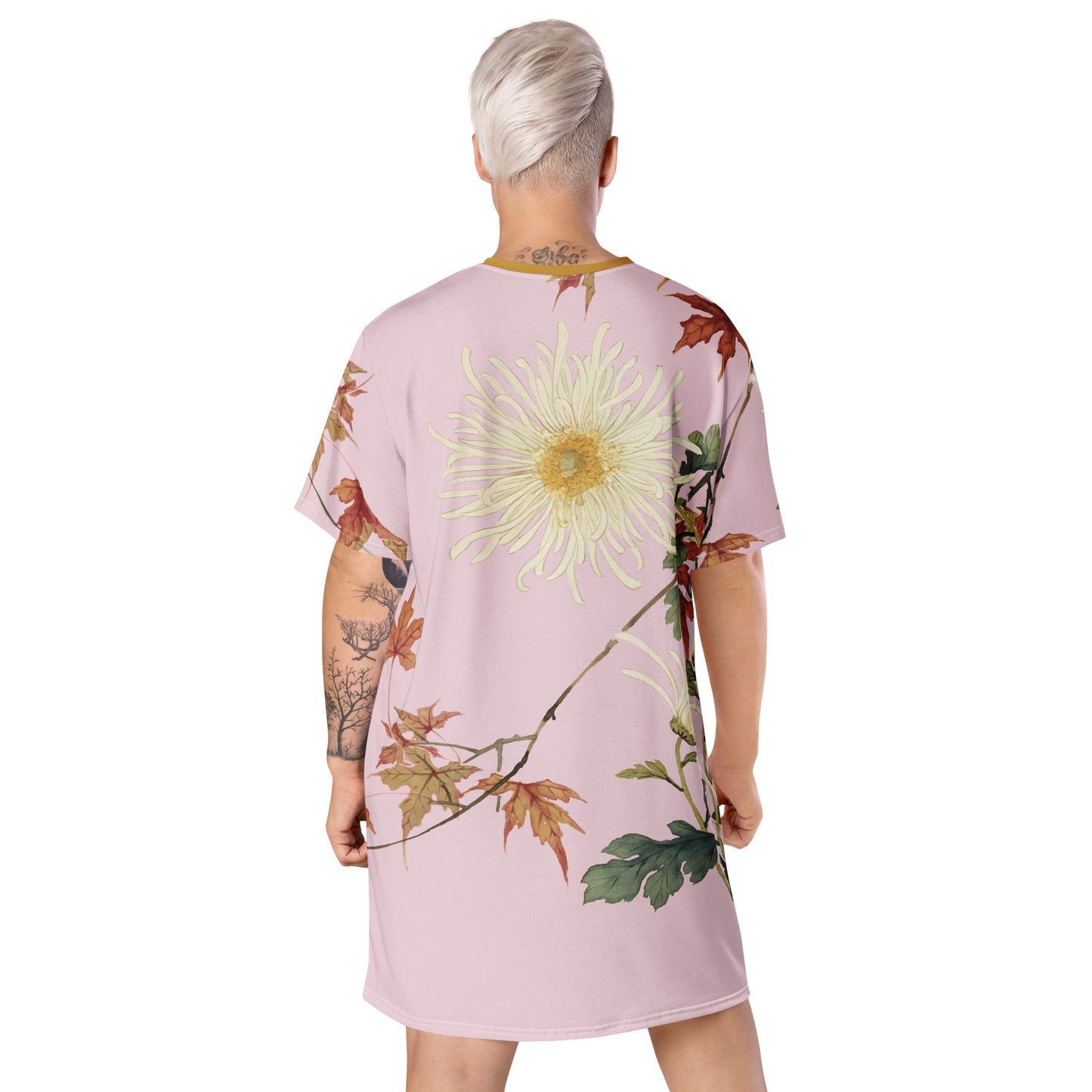 The Spirit of Flowers in Twelve Months|Blooming Chrysanthemum and Maple Leaves|T-shirt dress|Pale pinkish gray