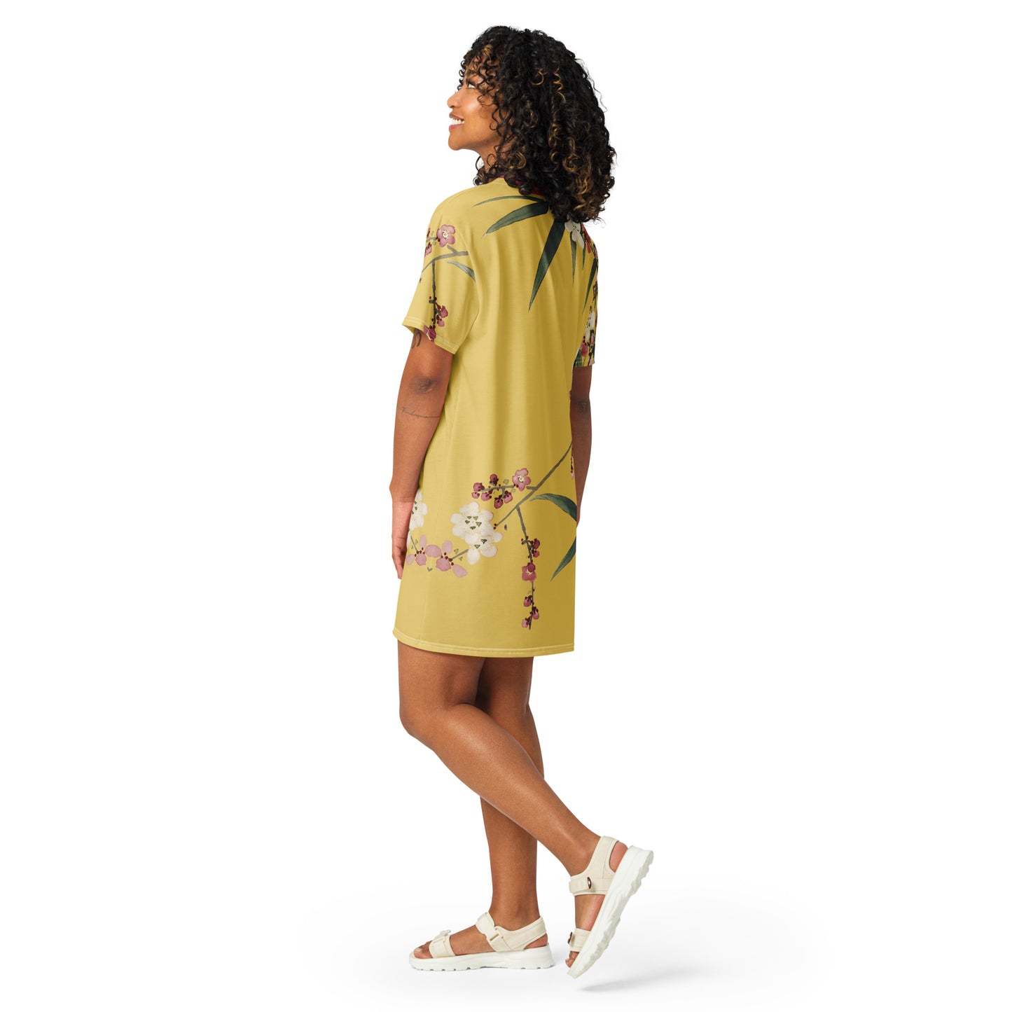 The Spirit of Flowers in Twelve Months|Crimson Plum Blossom and Lush Green Bamboo|T-shirt dress|Gold