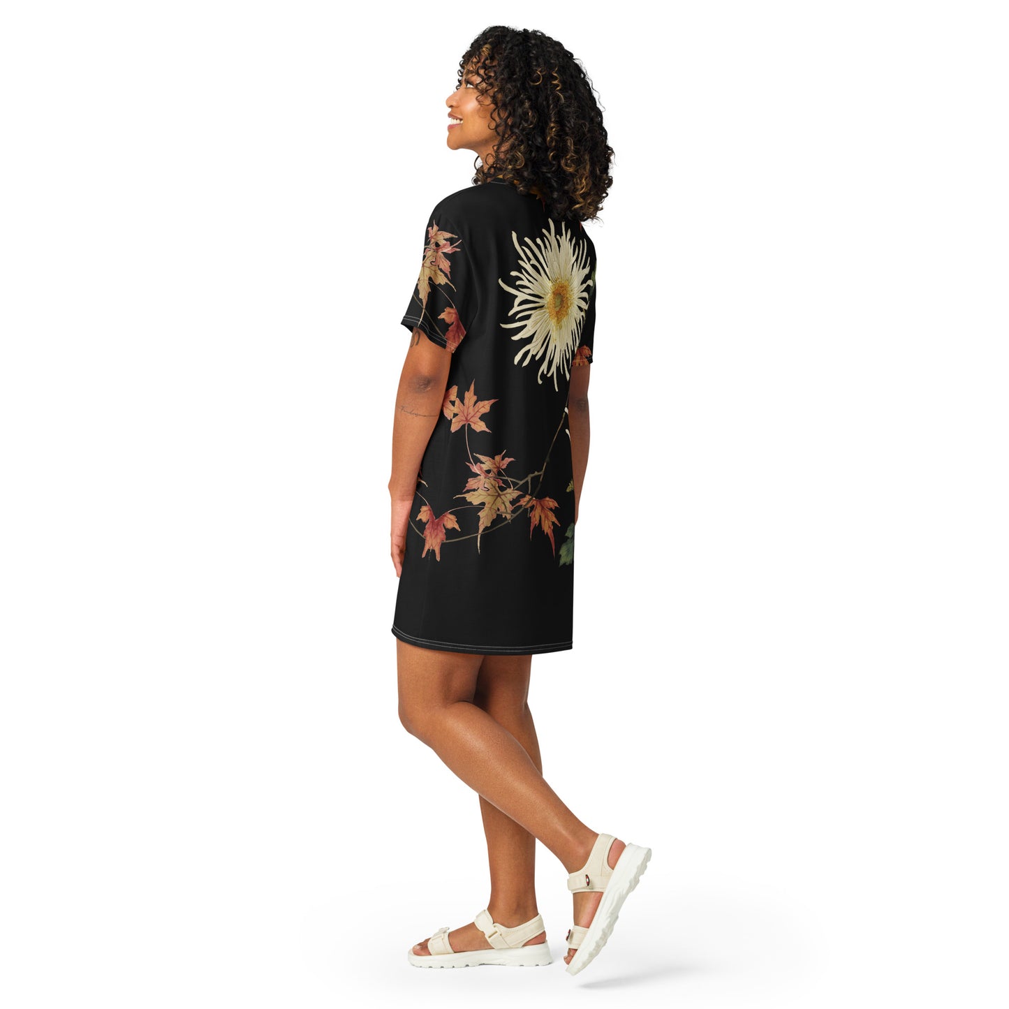 The Spirit of Flowers in Twelve Months|Blooming Chrysanthemum and Maple Leaves|T-shirt dress|Black