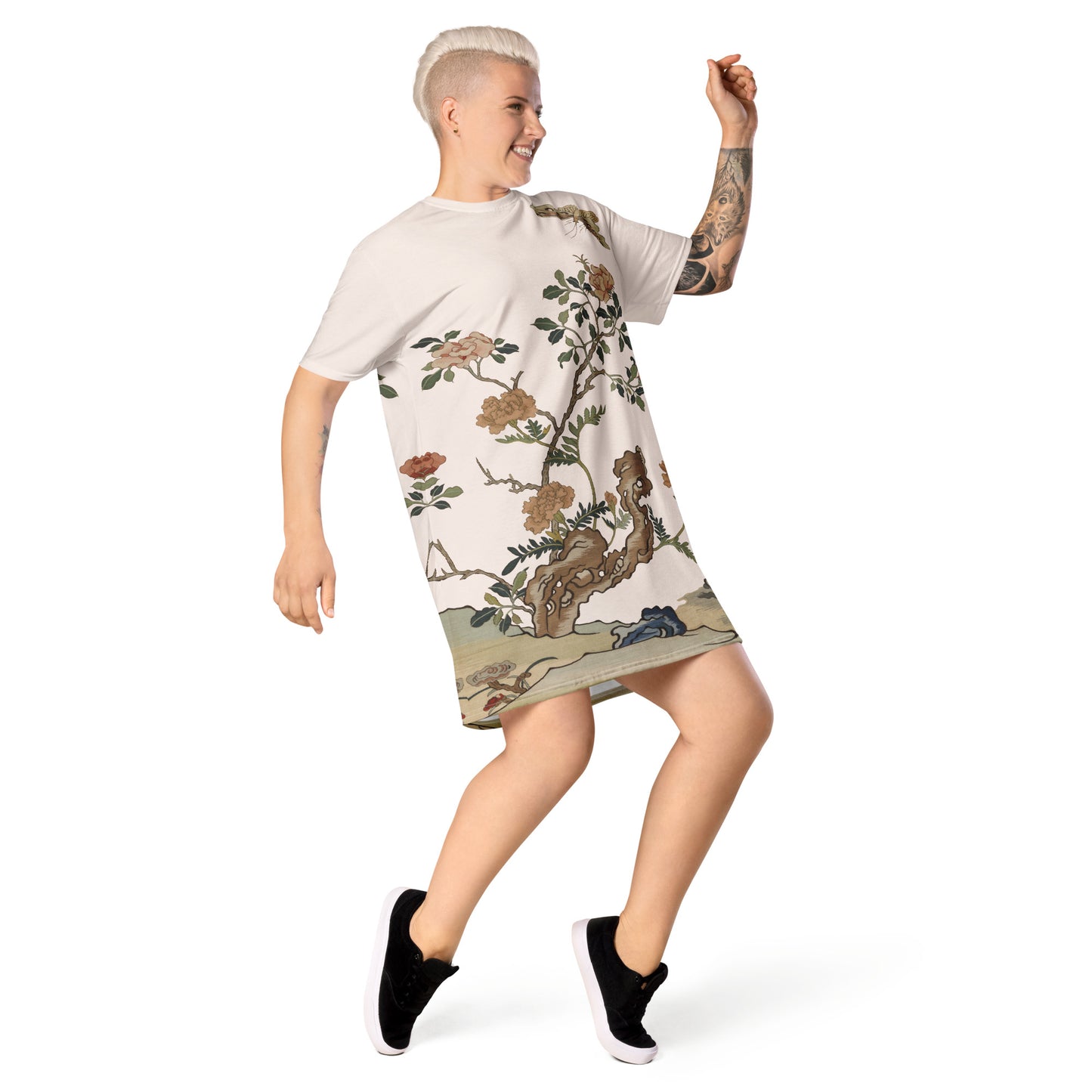 Kesi Flower Album|Camellia and Butterfly|T-shirt dress|Fish belly white