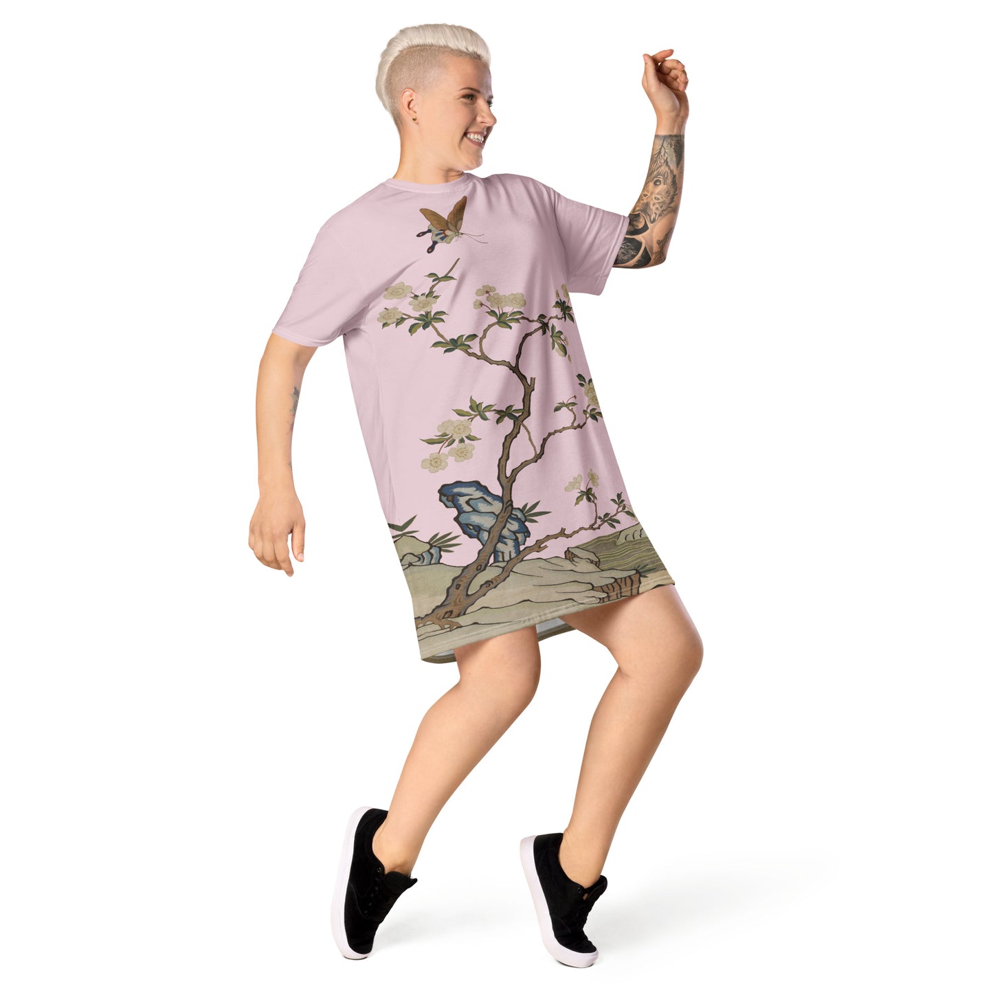 Kesi Flower Album|Plum Blossoms and Butterfly|T-shirt dress|Pale pinkish gray