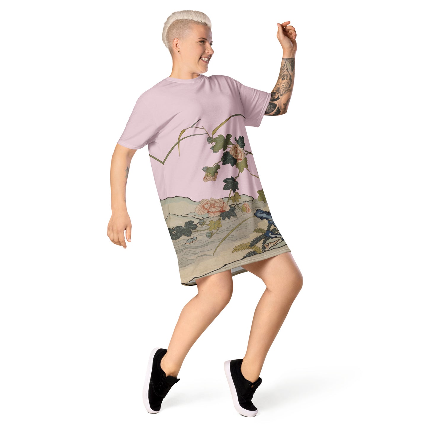 Kesi Flower Album|Hibiscus by the Water|T-shirt dress|Pale pinkish gray