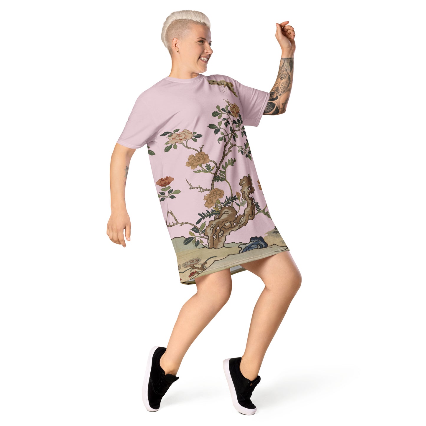 Kesi Flower Album|Camellia and Butterfly|T-shirt dress|Pale pinkish gray