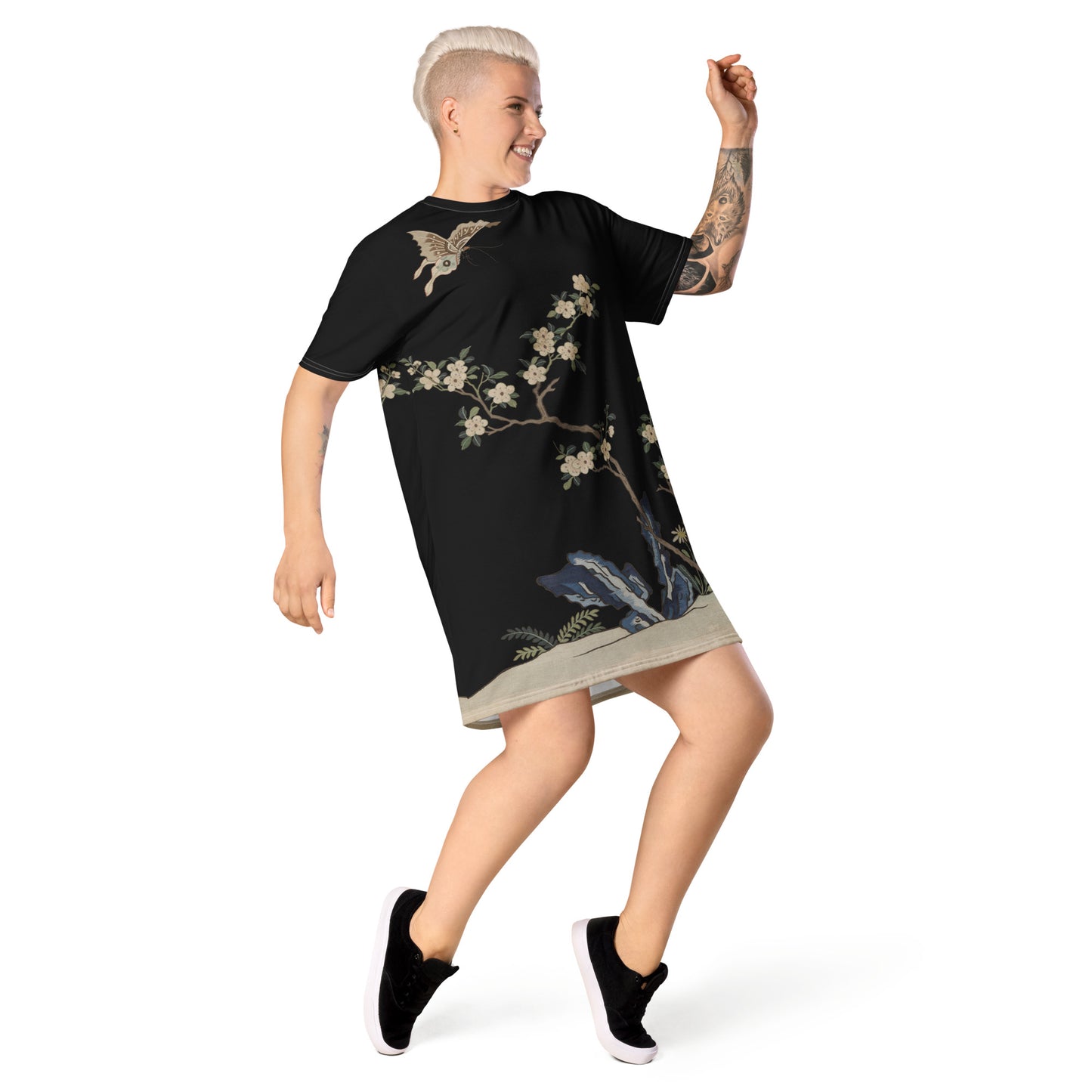 Kesi Flower Album|White Plum Blossoms and Butterfly|T-shirt dress|Black