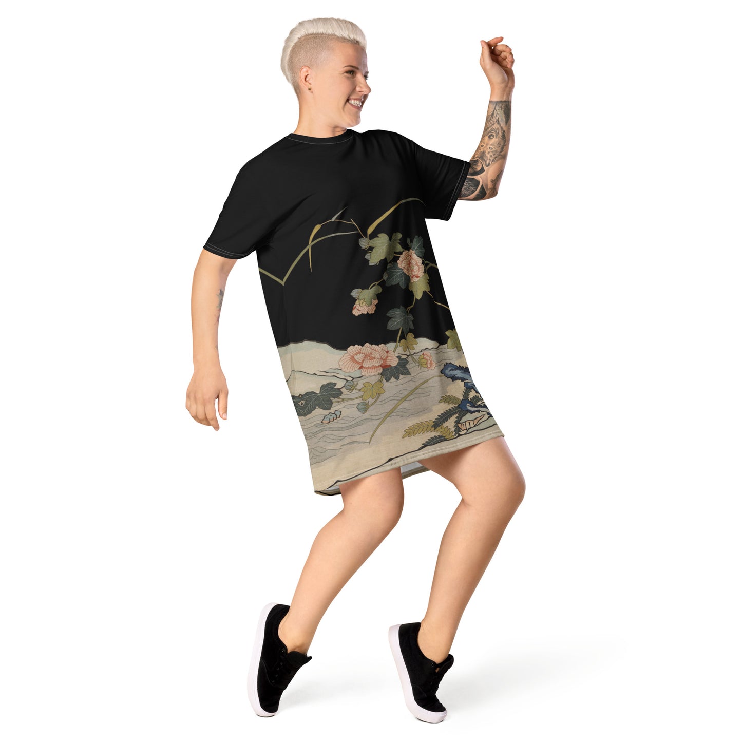 Kesi Flower Album|Hibiscus by the Water|T-shirt dress|Black