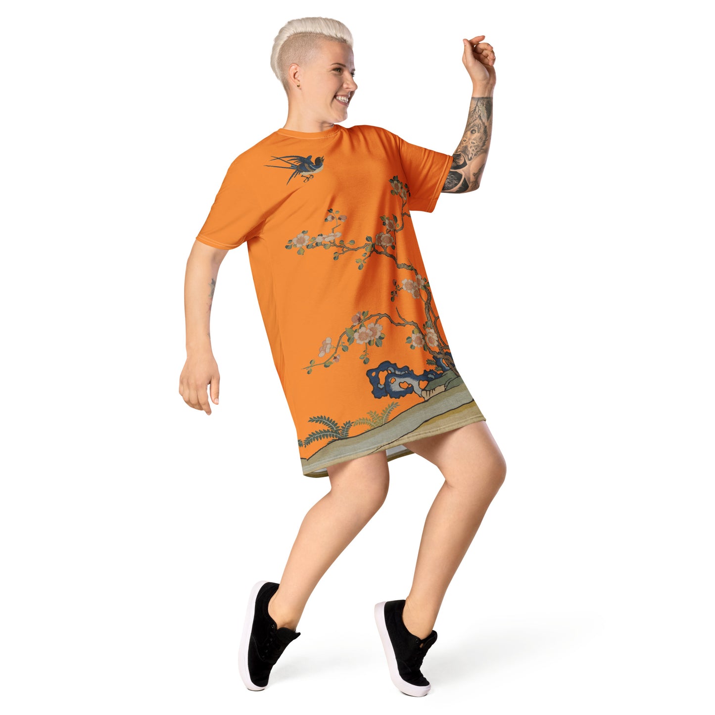 タペストリーの花|Swallow in Flight, Harbinger of Spring|Tシャツドレス|オレンジ