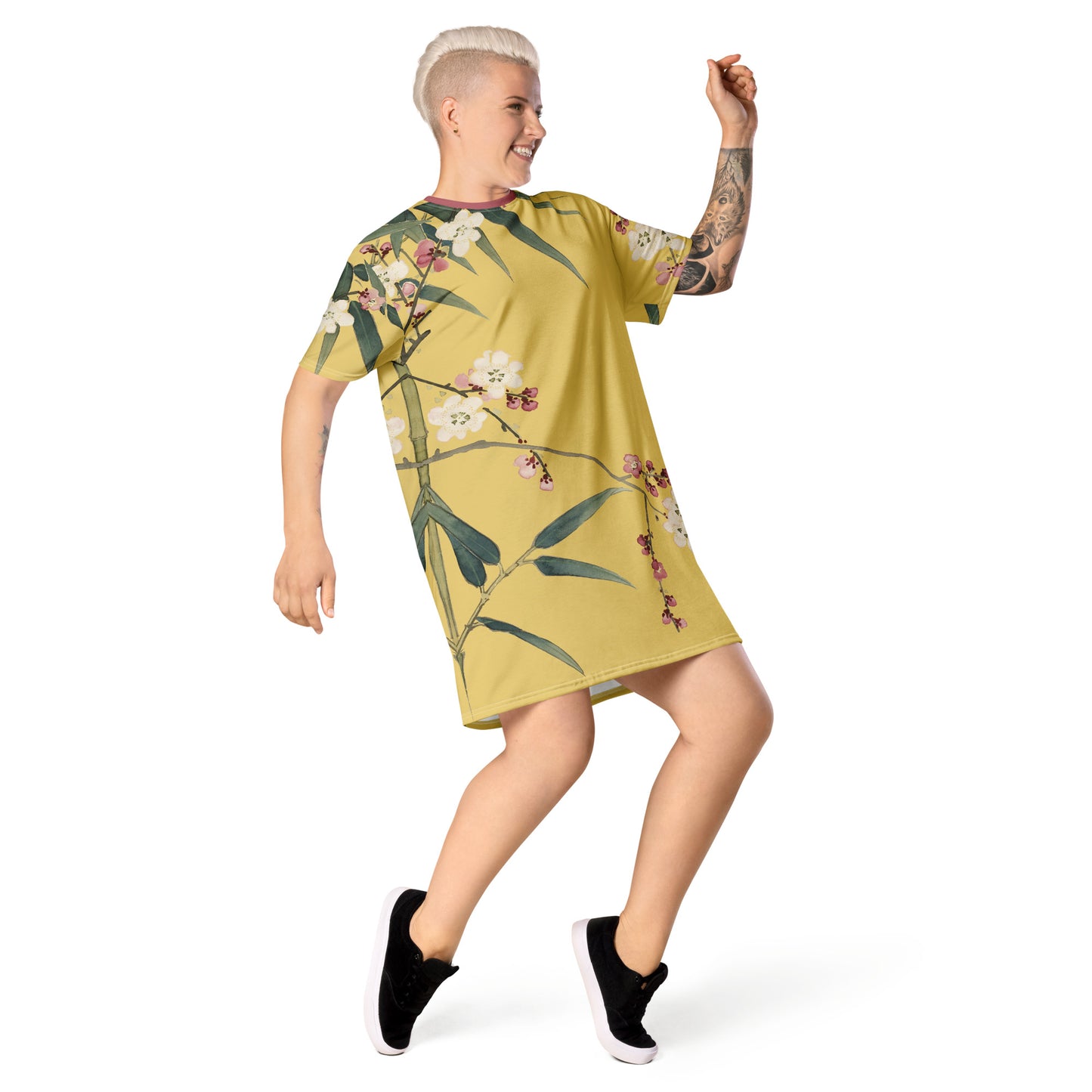 The Spirit of Flowers in Twelve Months|Crimson Plum Blossom and Lush Green Bamboo|T-shirt dress|Gold