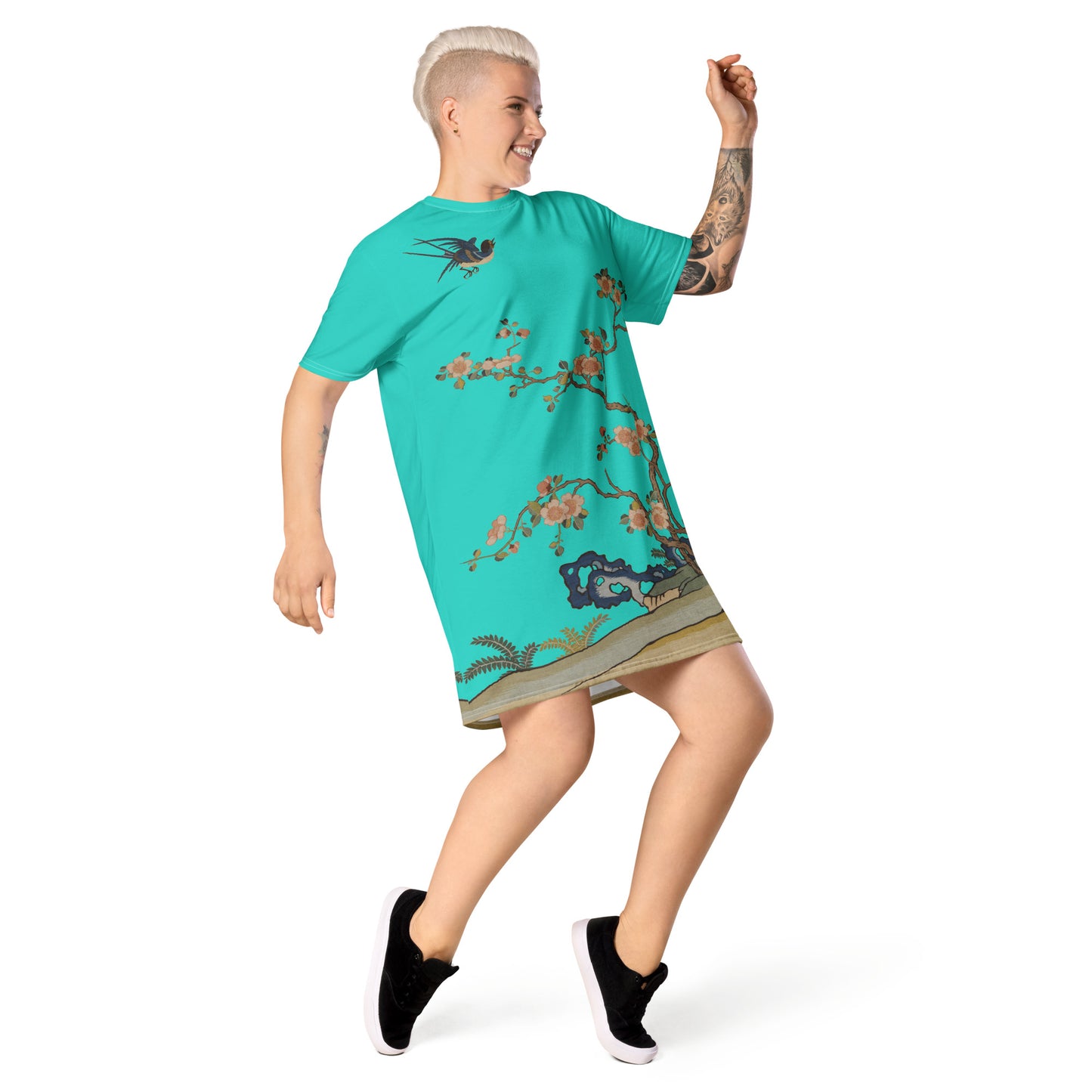 タペストリーの花|Swallow in Flight, Harbinger of Spring|T-shirt dress|Turquoise