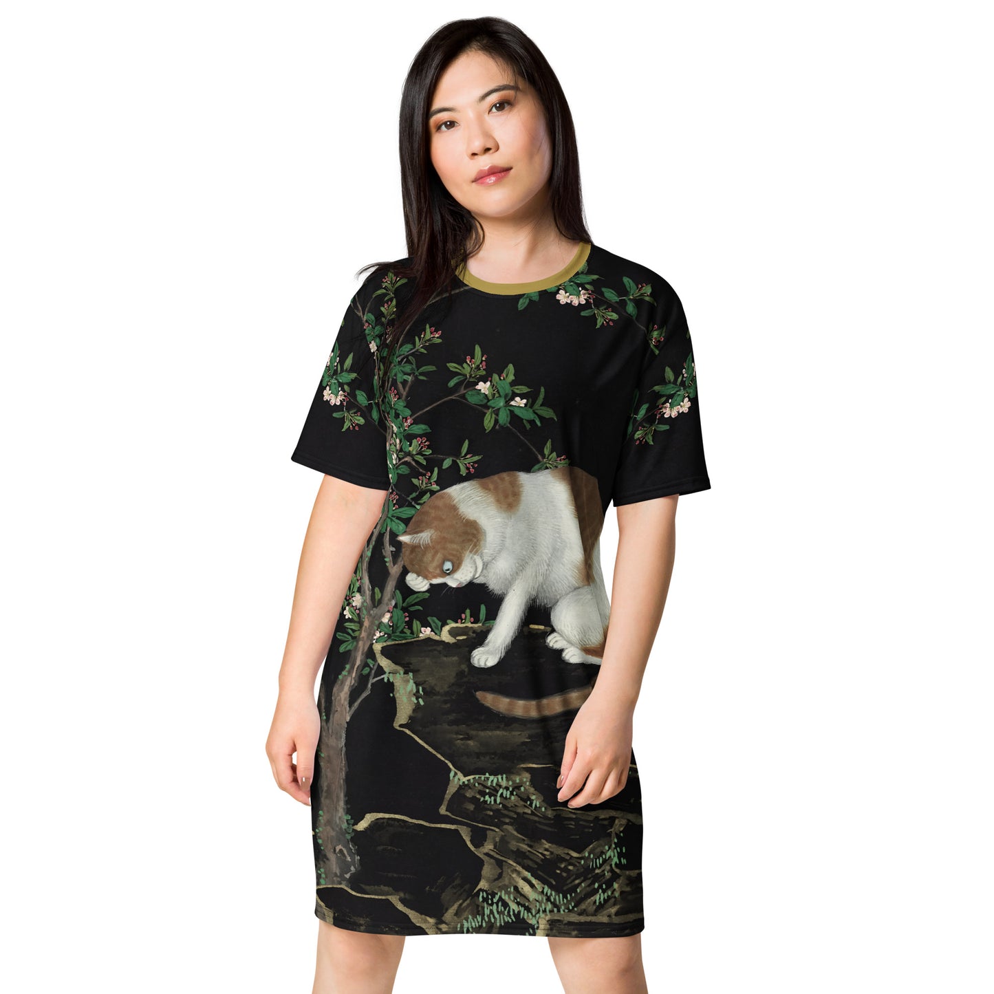 長寿の猫と蝶|満開の林檎の木の下の猫|Tシャツワンピース