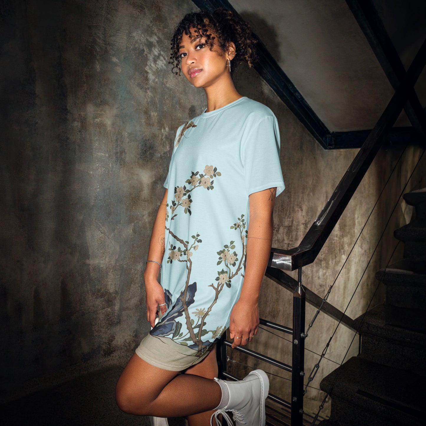 Kesi Flower Album|White Plum Blossoms and Butterfly|T-shirt dress|Aqua blue