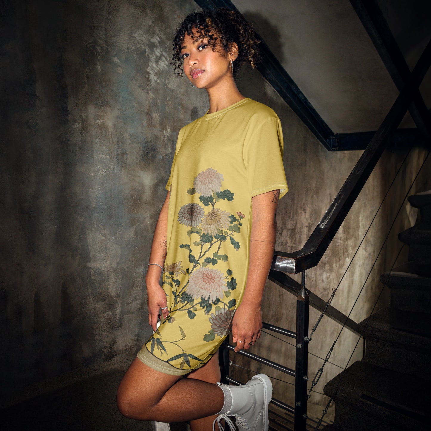 Kesi Flower Album|Chrysanthemums and Butterflies|T-shirt dress|Gold