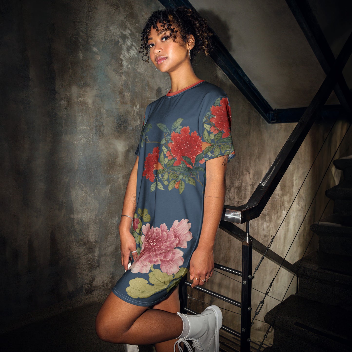 The Spirit of Flowers in Twelve Months|Hollyhock and Pomegranate in Bloom|T-shirt dress|Dark blue