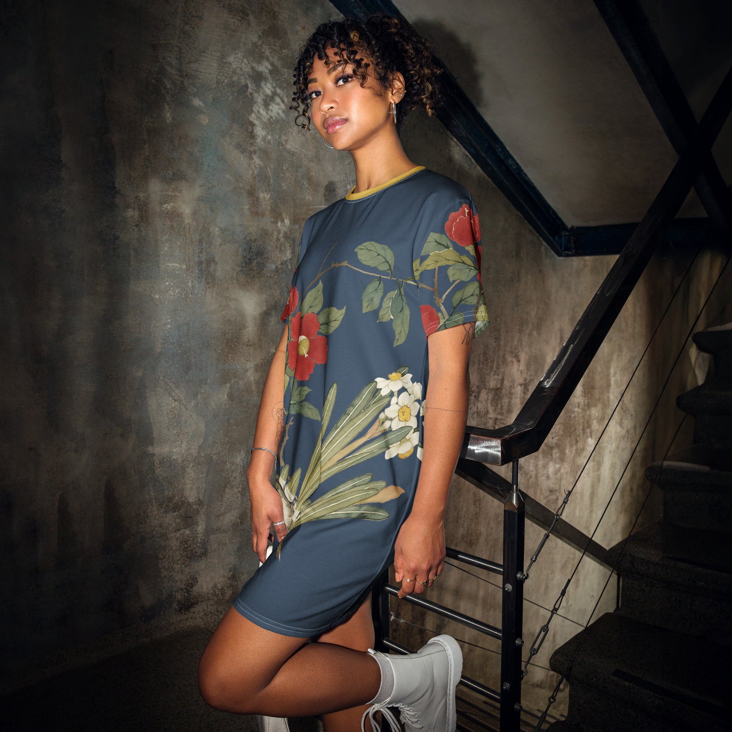 The Spirit of Flowers in Twelve Months|Narcissus and Camelia in Bloom|T-shirt dress|Dark blue