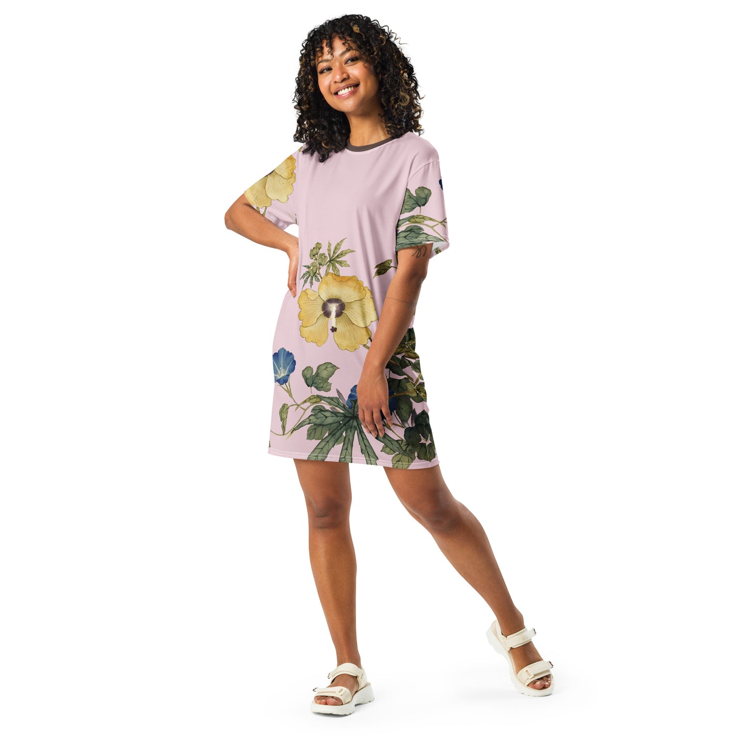 The Spirit of Flowers in Twelve Months|Okra and White-edged Morning Glory in Bloom|T-shirt dress|Pale pinkish gray