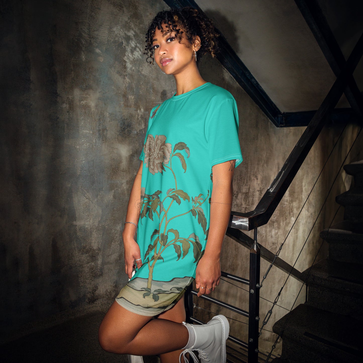 タペストリーの花|Peonies and Butterfly|T-shirt dress|Turquoise