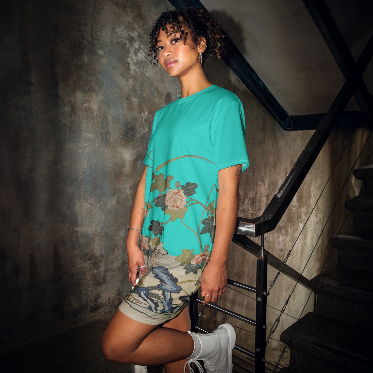 タペストリーの花|Hibiscus by the Water|T-shirt dress|Turquoise