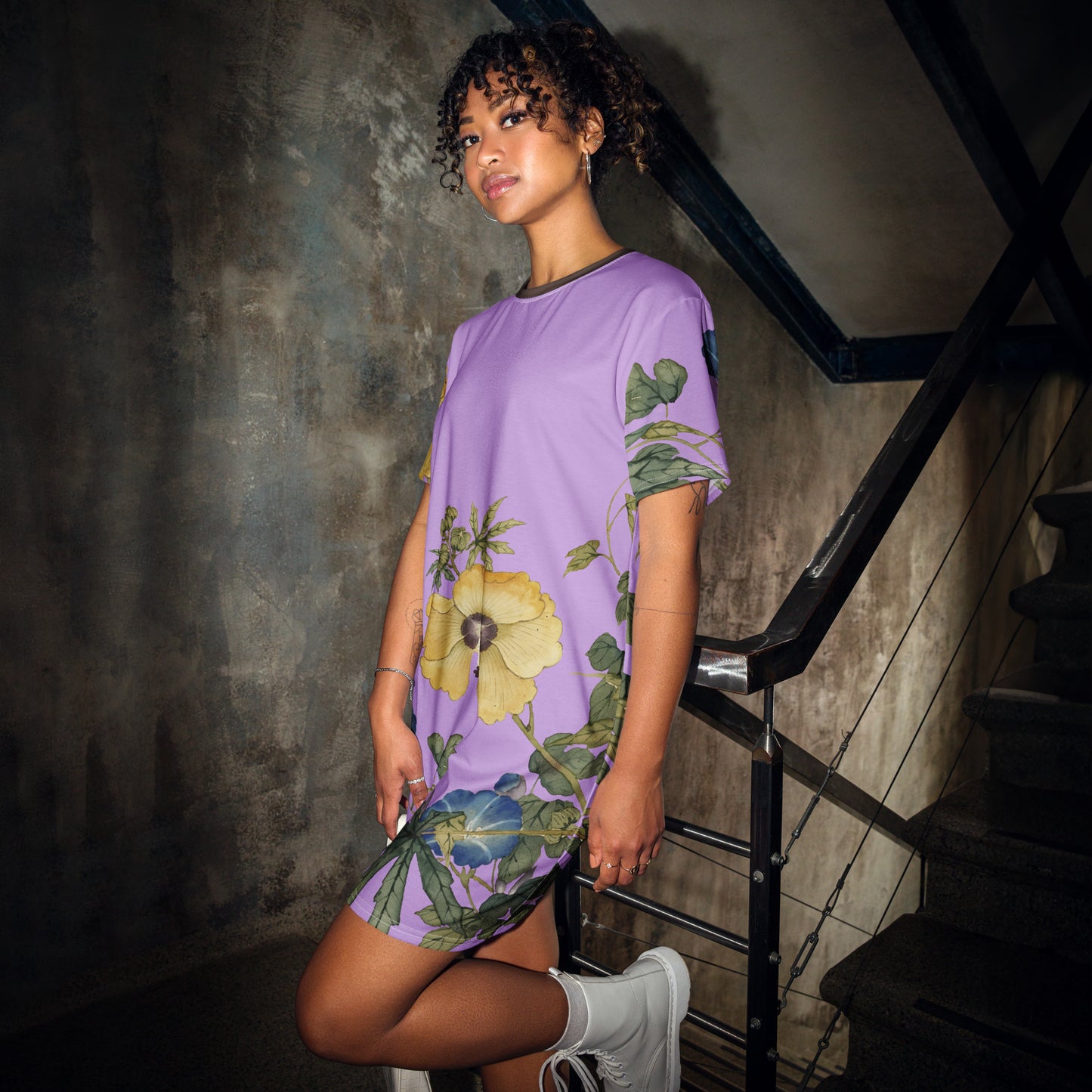 The Spirit of Flowers in Twelve Months|Okra and White-edged Morning Glory in Bloom|T-shirt dress|Lilac