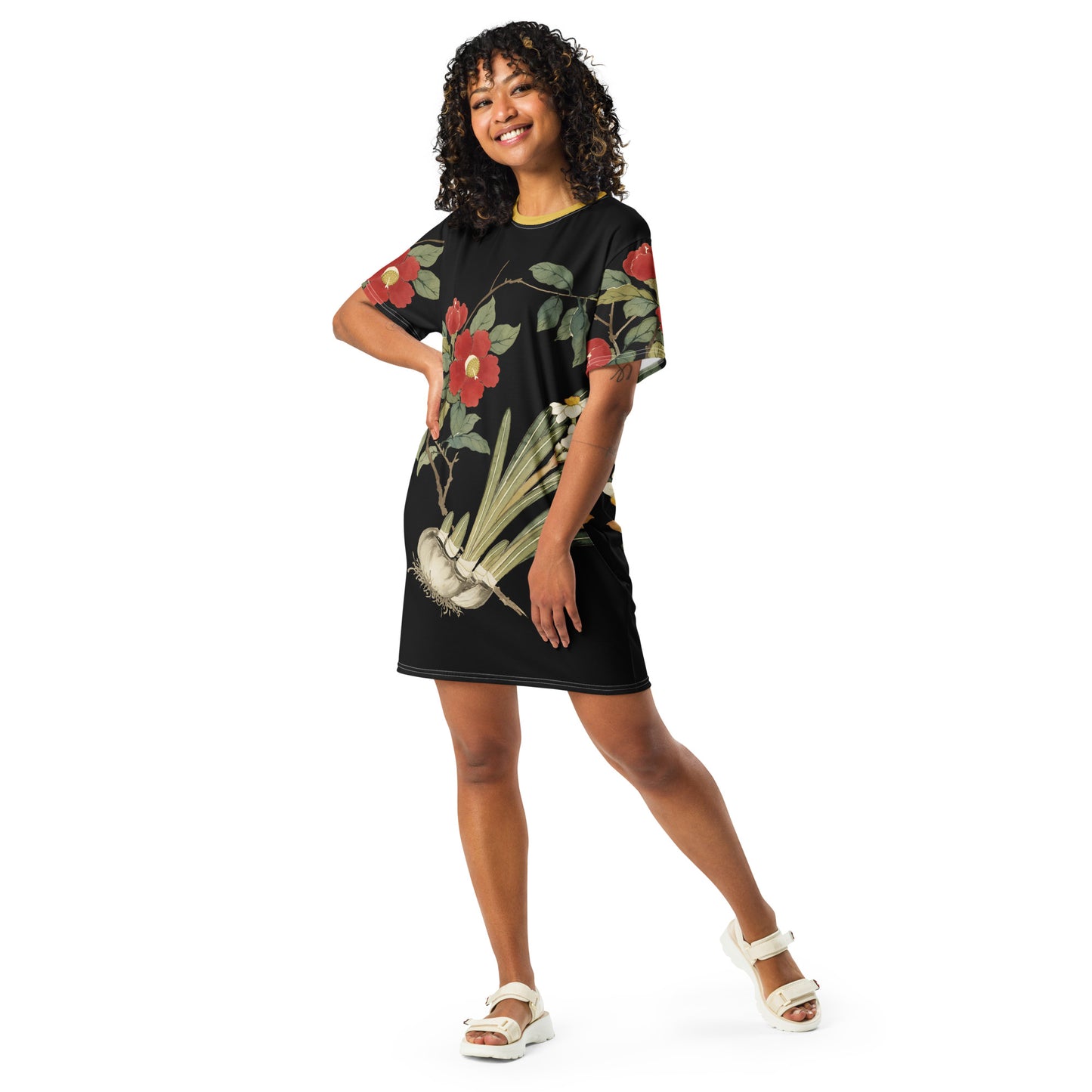 The Spirit of Flowers in Twelve Months|Narcissus and Camelia in Bloom|T-shirt dress|Black