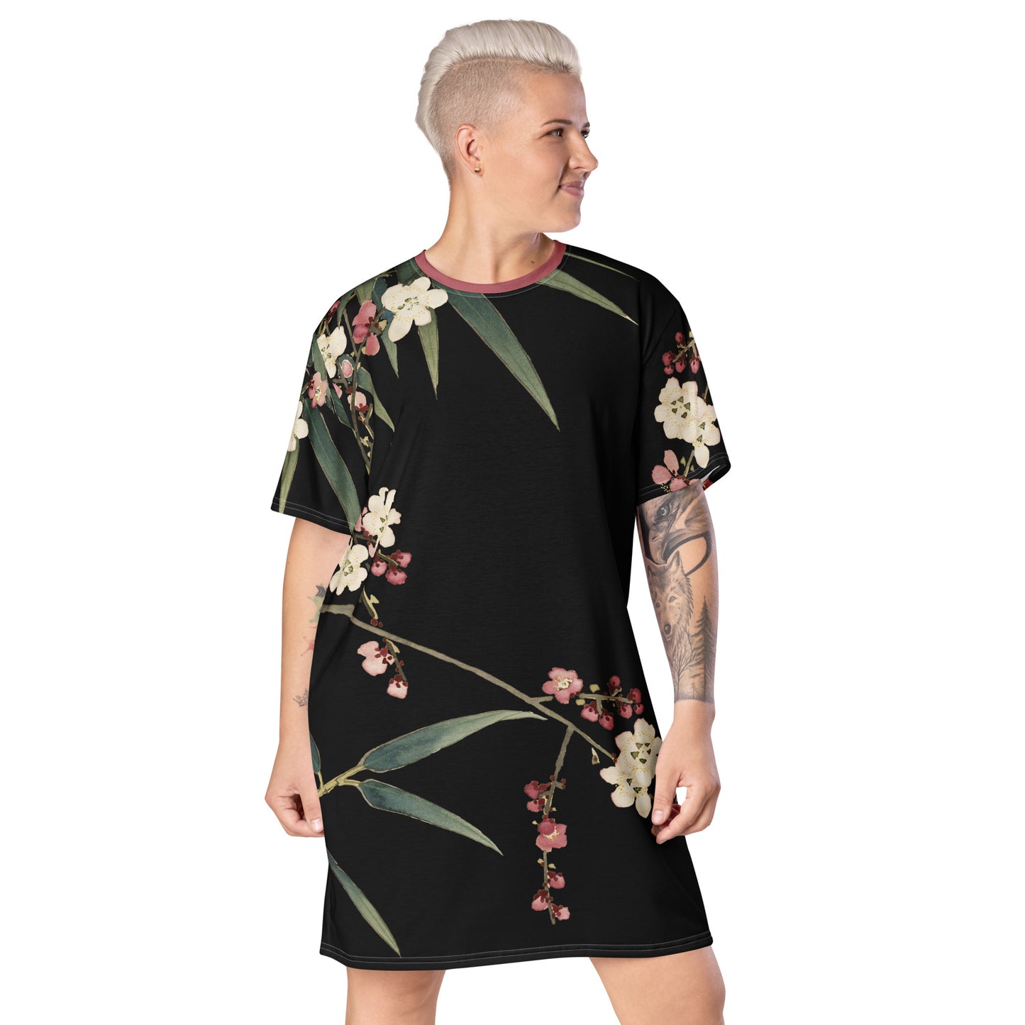 The Spirit of Flowers in Twelve Months|Crimson Plum Blossom and Lush Green Bamboo|T-shirt dress|Black