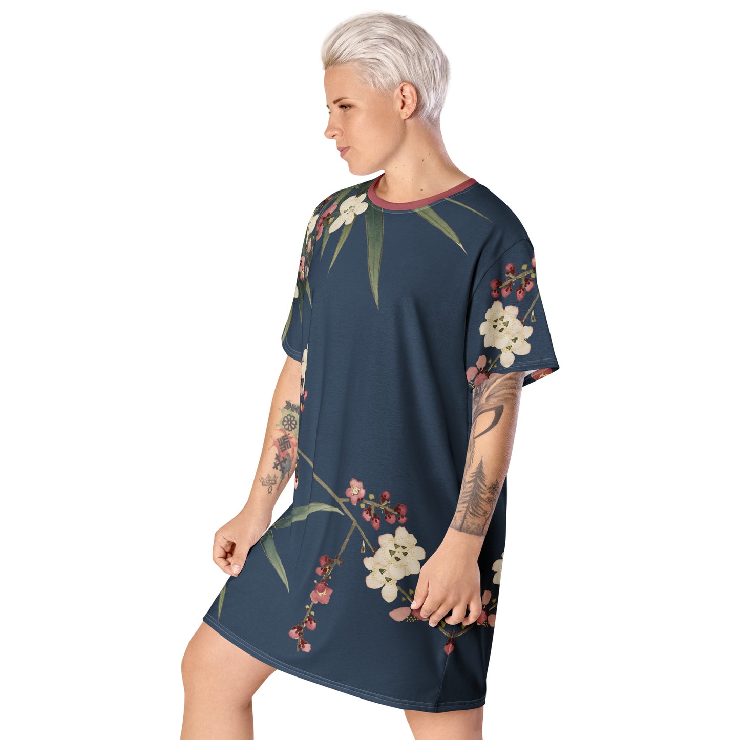 The Spirit of Flowers in Twelve Months|Crimson Plum Blossom and Lush Green Bamboo|T-shirt dress|Dark blue