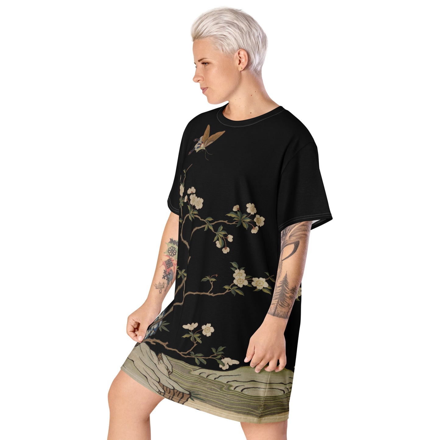 Kesi Flower Album|Plum Blossoms and Butterfly|T-shirt dress|Black