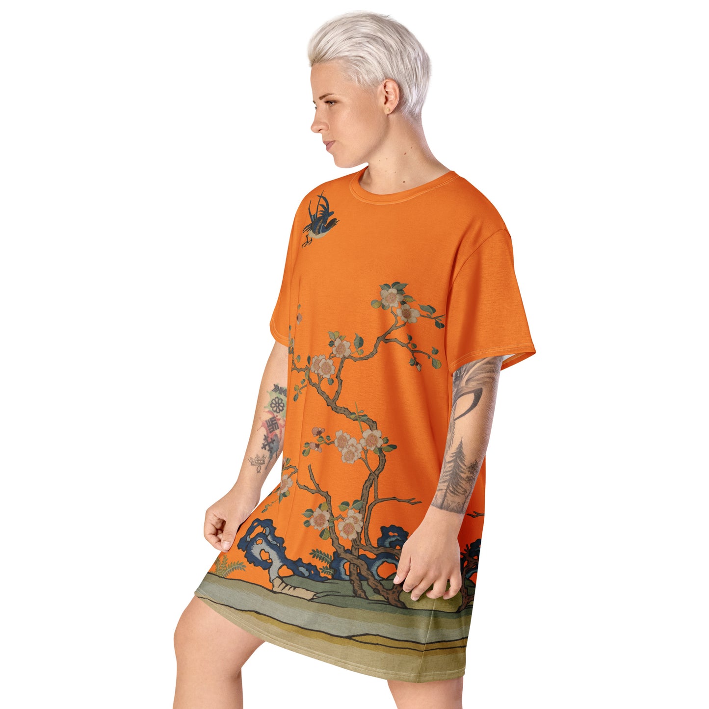 タペストリーの花|Swallow in Flight, Harbinger of Spring|Tシャツドレス|オレンジ