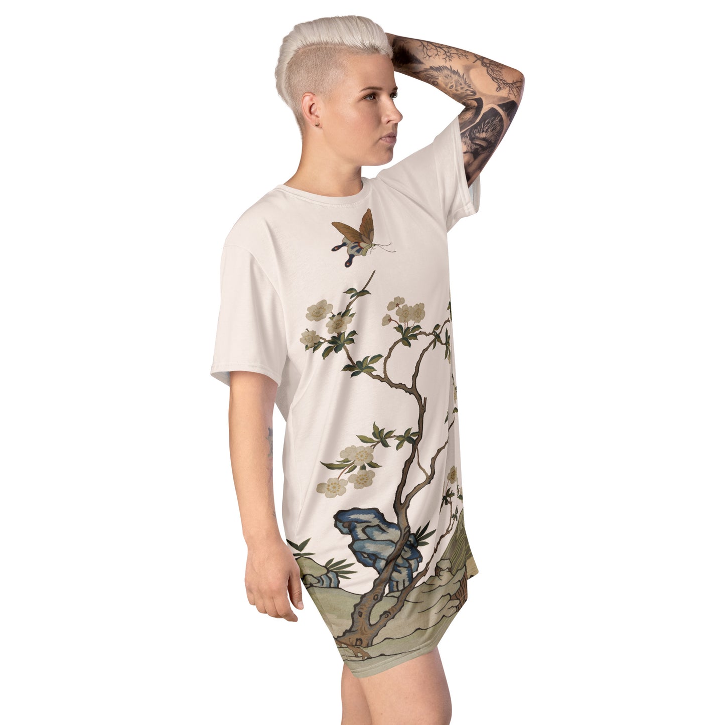 Kesi Flower Album|Plum Blossoms and Butterfly|T-shirt dress|Fish belly white