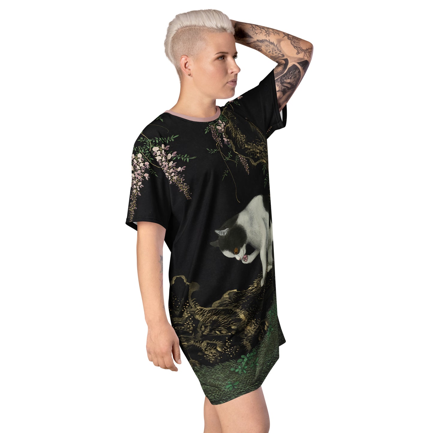 Cats And Butterflies Of Longevity|A Cat by the Blooming Wisteria|T-shirt dress
