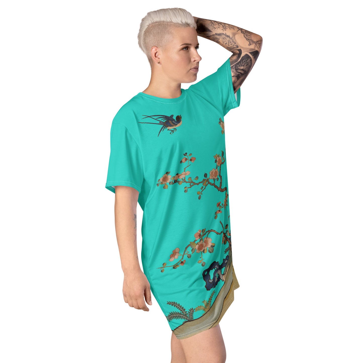 タペストリーの花|Swallow in Flight, Harbinger of Spring|T-shirt dress|Turquoise