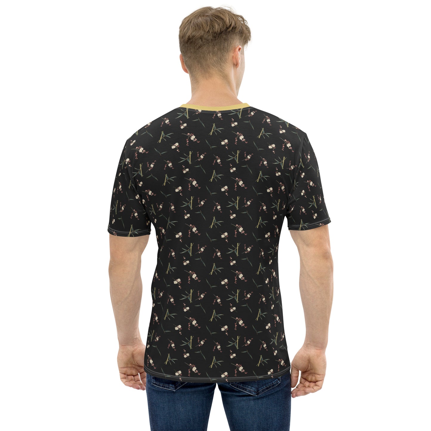 The Spirit of Flowers in Twelve Months｜Crimson Plum Blossom and Lush Green Bamboo｜Men's t-shirt｜seamless print｜Black