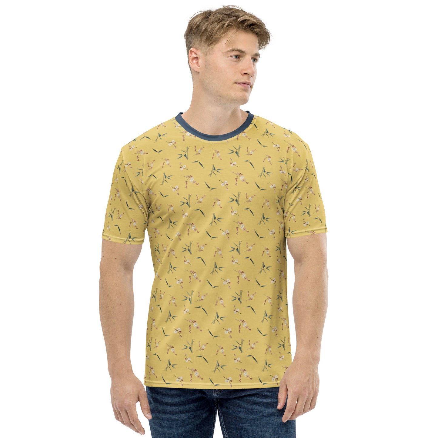 The Spirit of Flowers in Twelve Months｜Crimson Plum Blossom and Lush Green Bamboo｜Men's t-shirt｜seamless print｜Gold