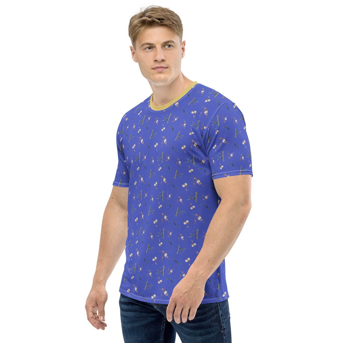 The Spirit of Flowers in Twelve Months｜Crimson Plum Blossom and Lush Green Bamboo｜Men's t-shirt｜seamless print｜Royal blue