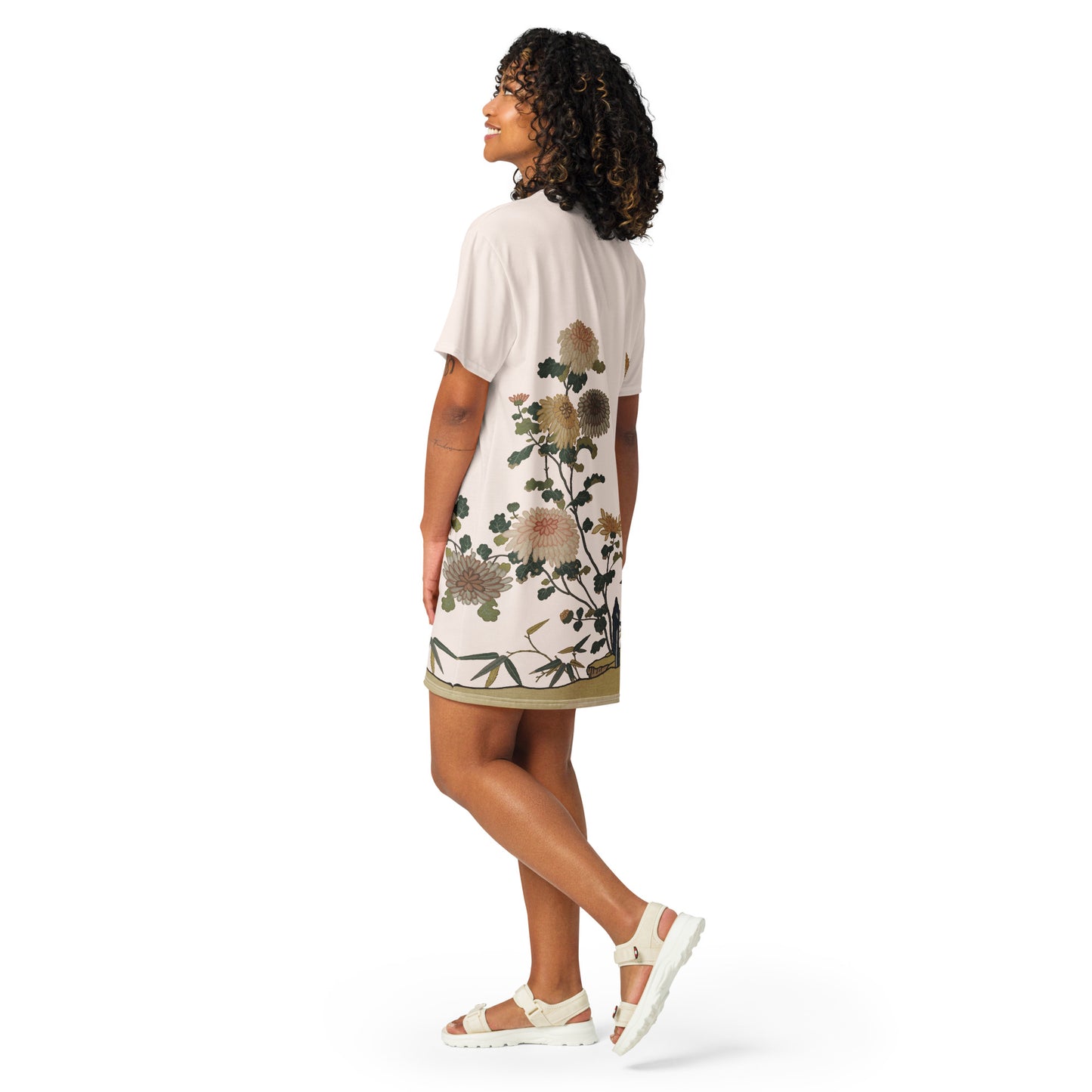 Kesi Flower Album｜Chrysanthemums and Butterflies｜T-shirt dress｜Fish belly white