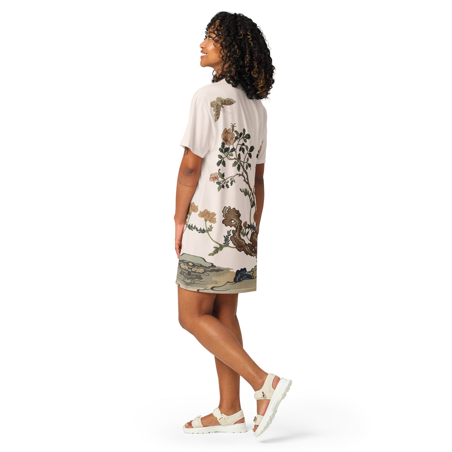 Kesi Flower Album｜Camellia and Butterfly｜T-shirt dress｜Fish belly white