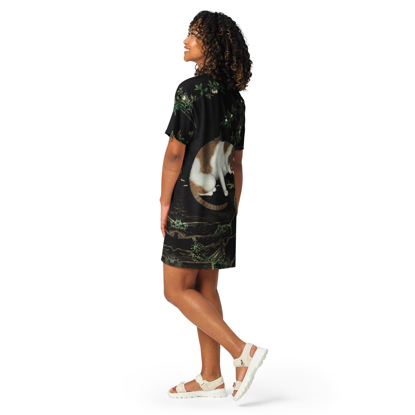 Cats And Butterflies Of Longevity｜A Cat by the Crab Apple Trees in Blossom｜T-shirt dress