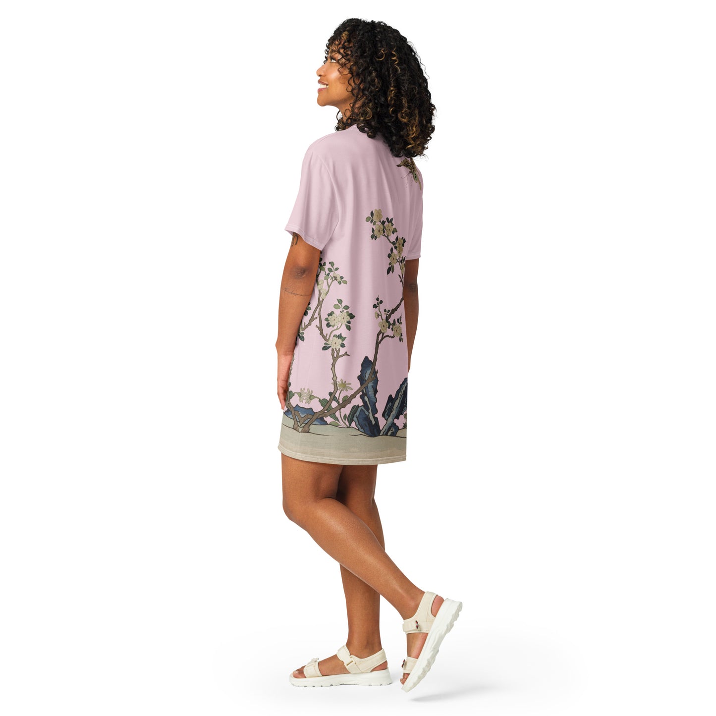 Kesi Flower Album｜White Plum Blossoms and Butterfly｜T-shirt dress｜Pale pinkish gray