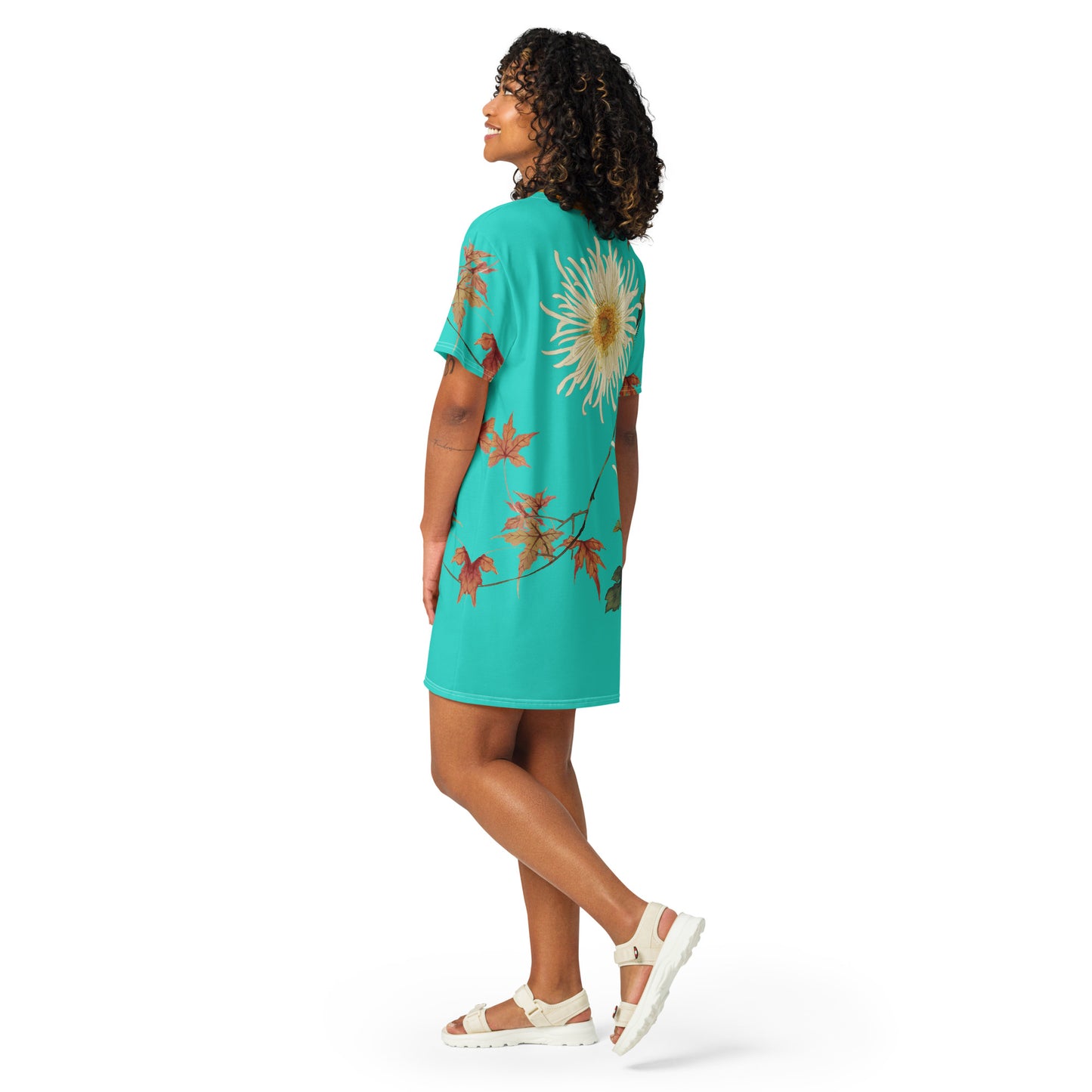 The Spirit of Flowers in Twelve Months｜Blooming Chrysanthemum and Maple Leaves｜T-shirt dress｜Turquoise