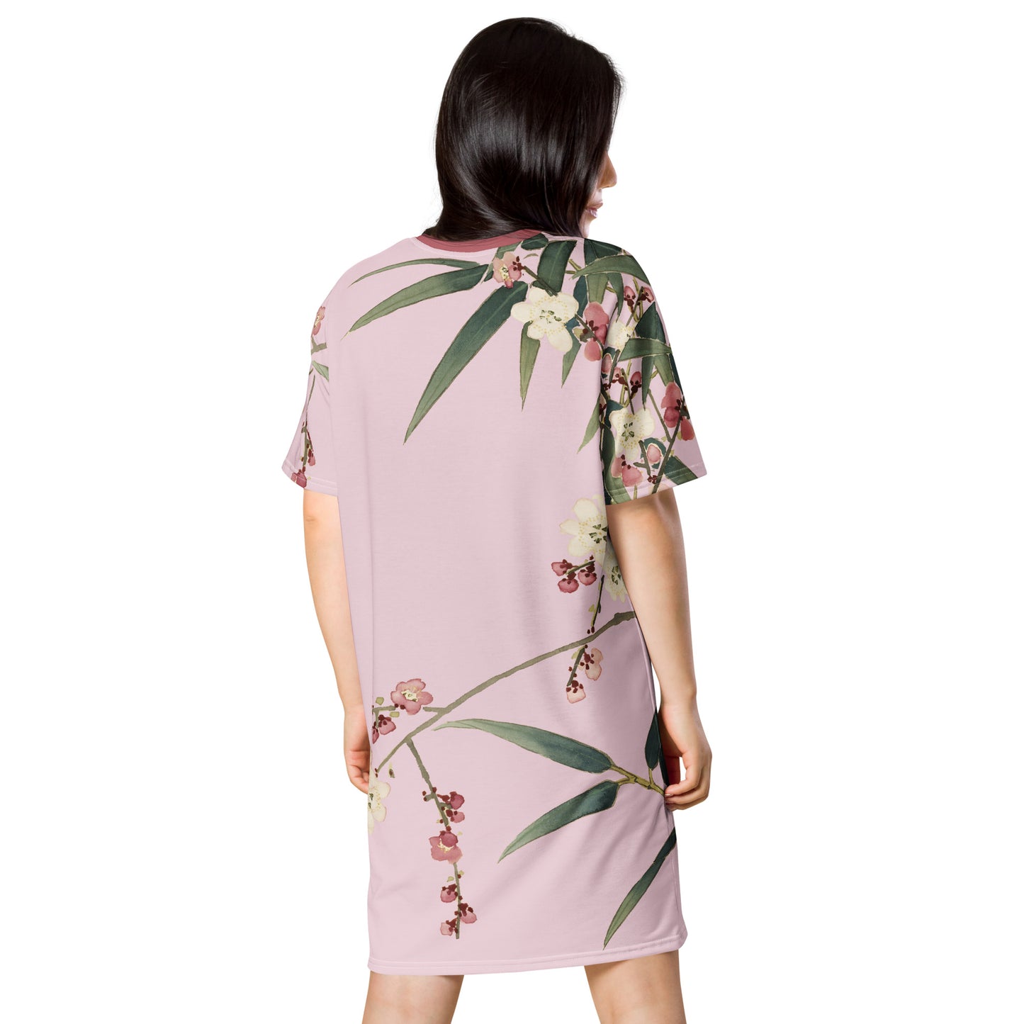 The Spirit of Flowers in Twelve Months｜Crimson Plum Blossom and Lush Green Bamboo｜T-shirt dress｜Pale pinkish gray