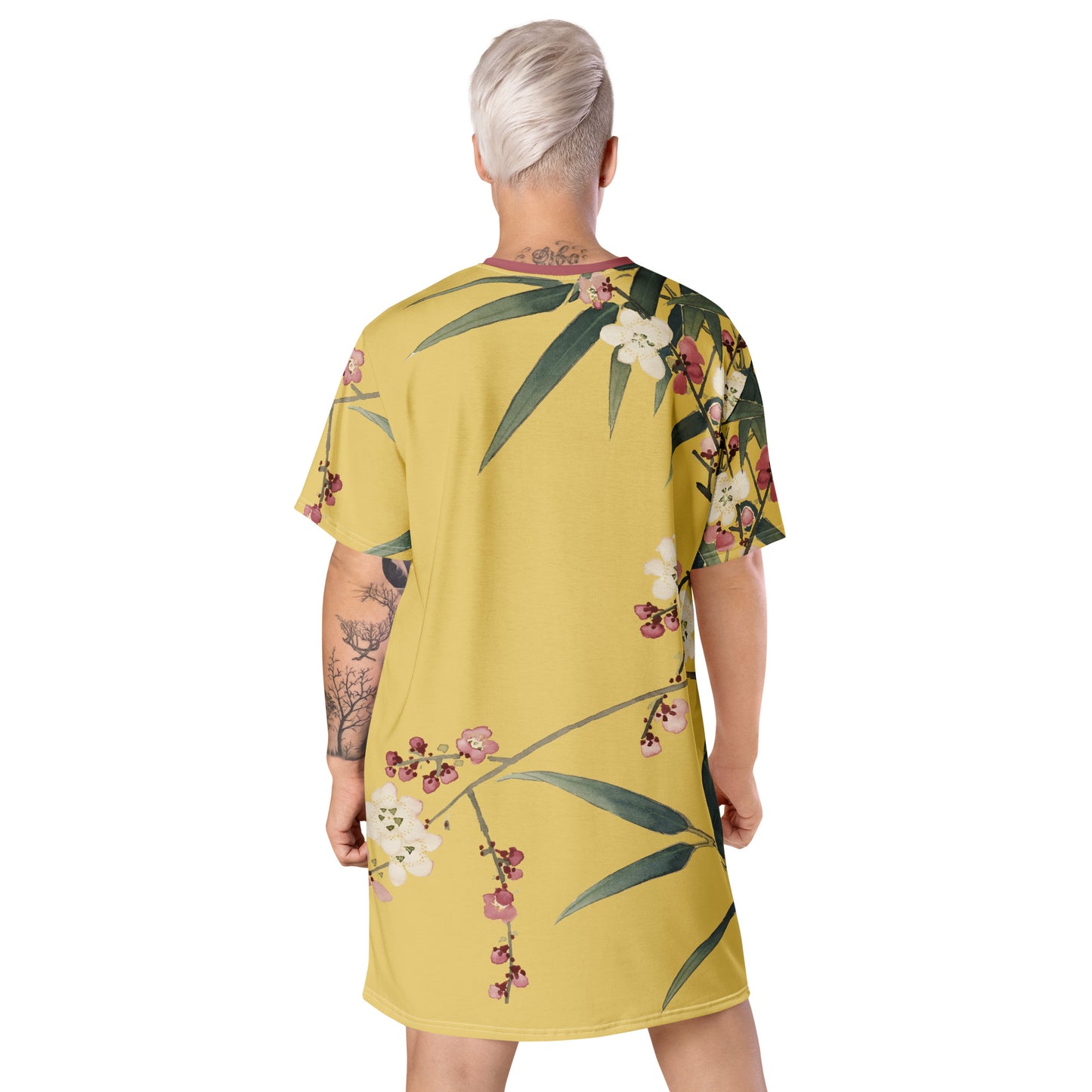 The Spirit of Flowers in Twelve Months｜Crimson Plum Blossom and Lush Green Bamboo｜T-shirt dress｜Gold