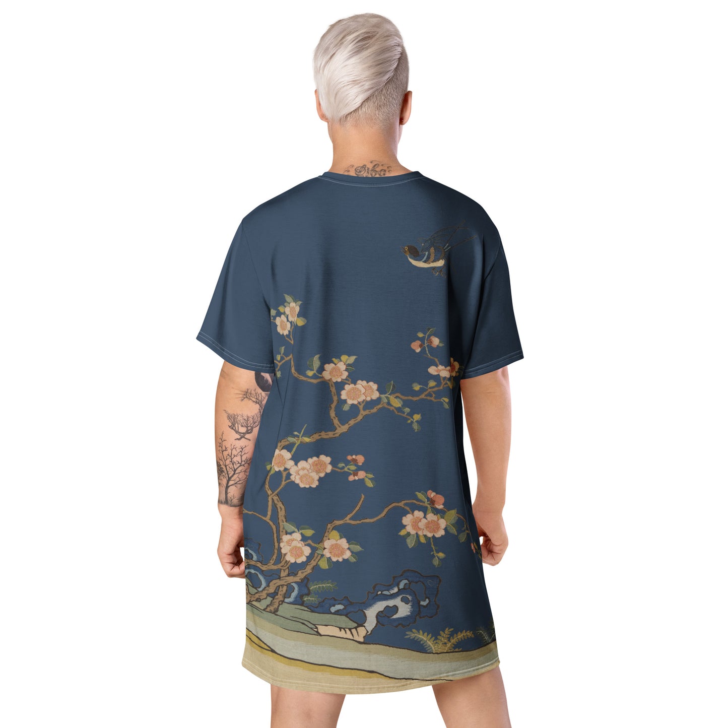 Kesi Flower Album｜Swallow in Flight, Harbinger of Spring｜T-shirt dress｜Dark blue