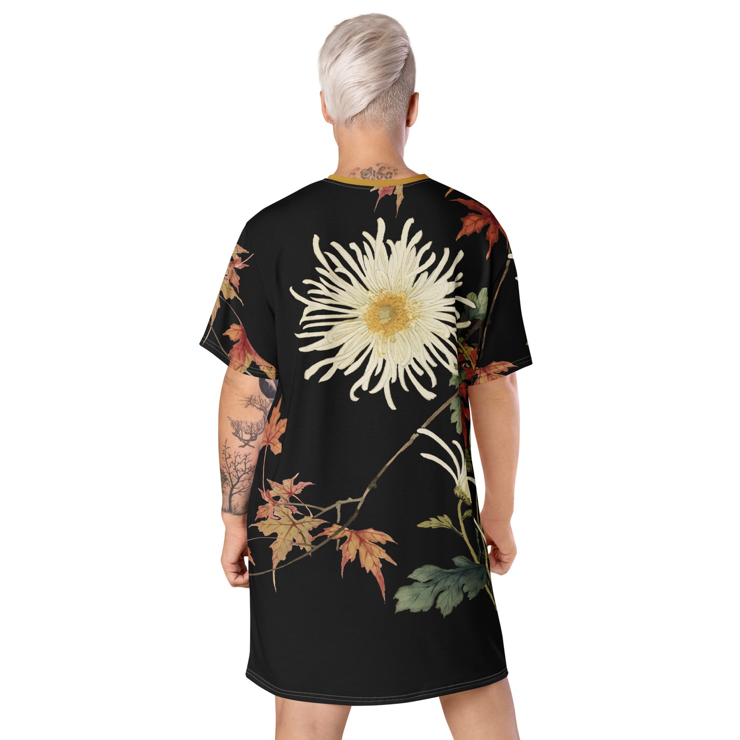 The Spirit of Flowers in Twelve Months｜Blooming Chrysanthemum and Maple Leaves｜T-shirt dress｜Black