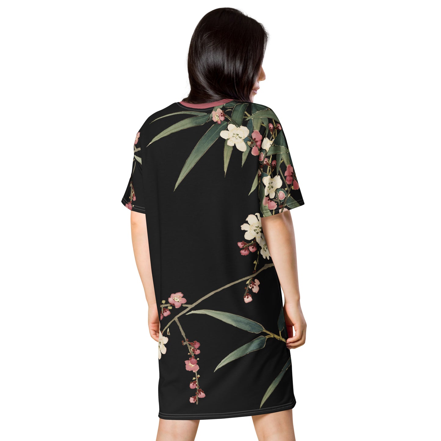 The Spirit of Flowers in Twelve Months｜Crimson Plum Blossom and Lush Green Bamboo｜T-shirt dress｜Black