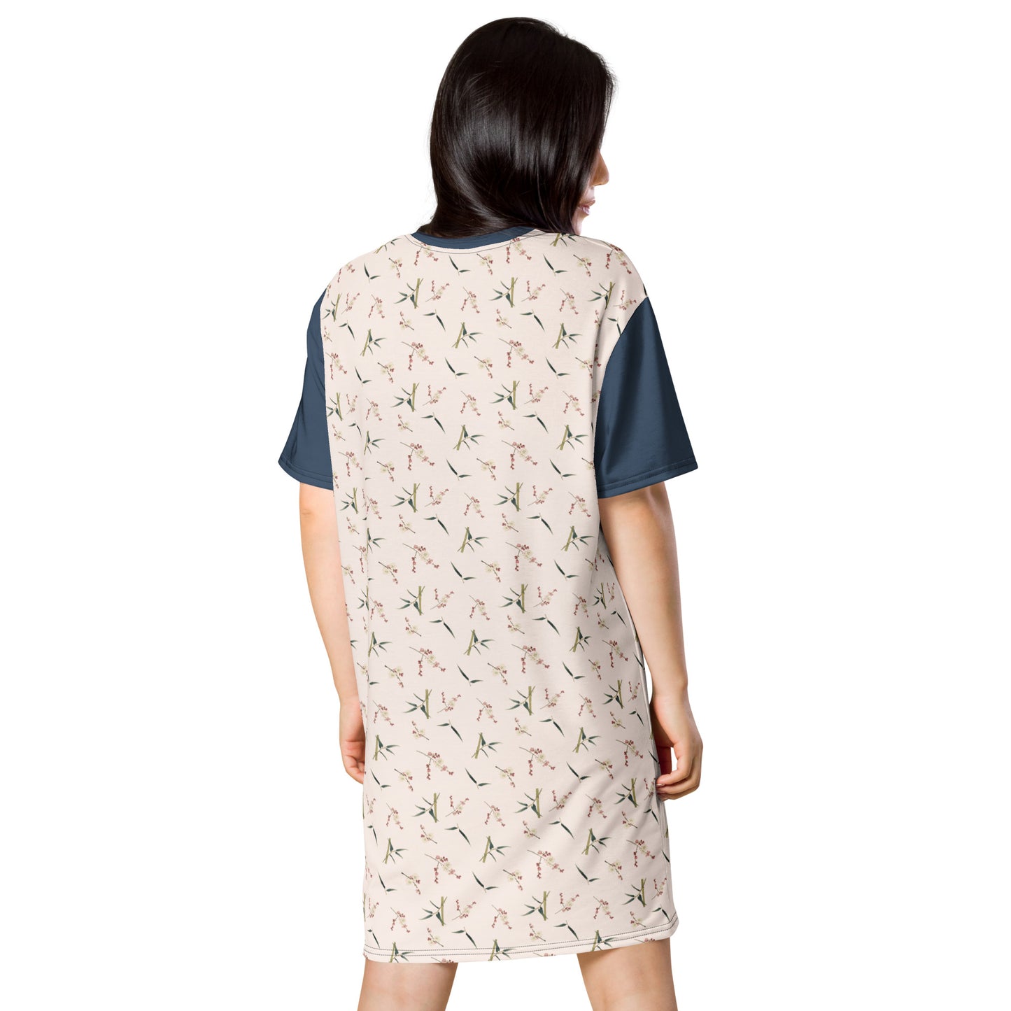 The Spirit of Flowers in Twelve Months｜Crimson Plum Blossom and Lush Green Bamboo｜T-shirt dress｜seamless print｜Fish belly white