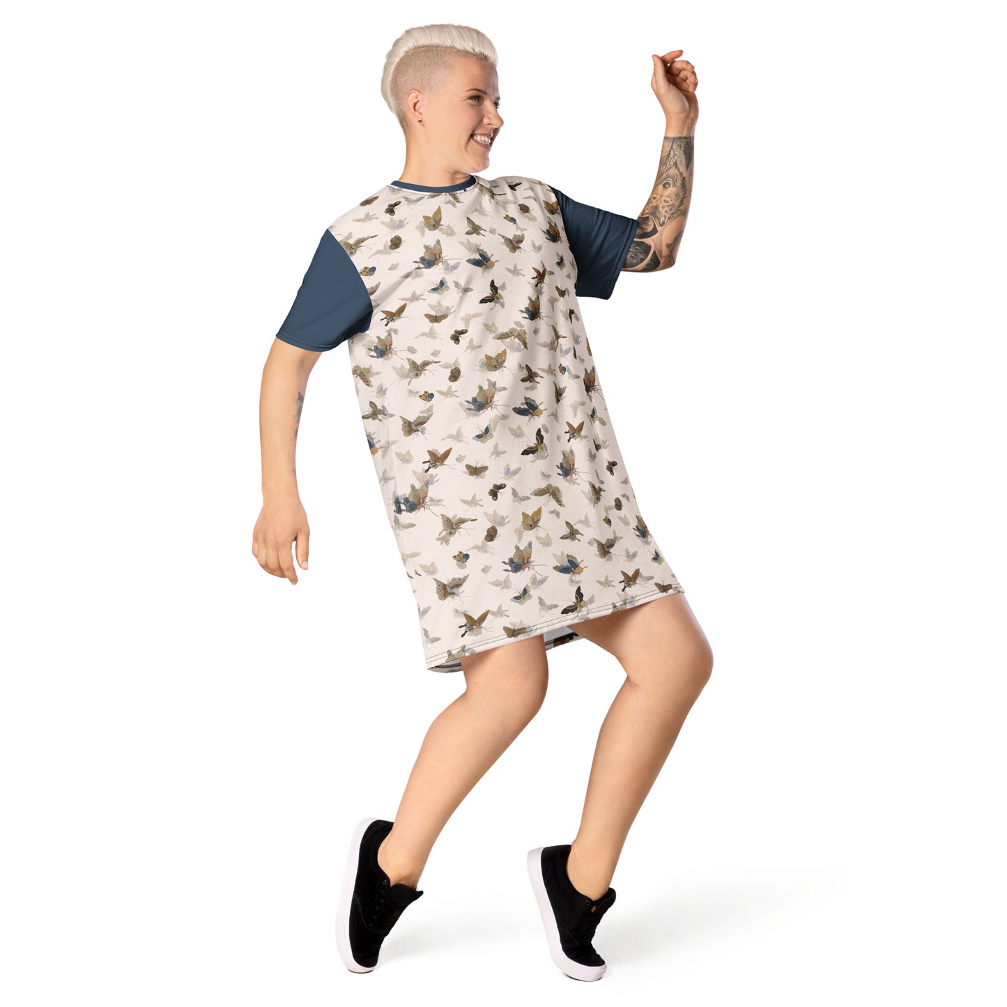 Butterfly dancing｜T-shirt dress｜Fish belly white