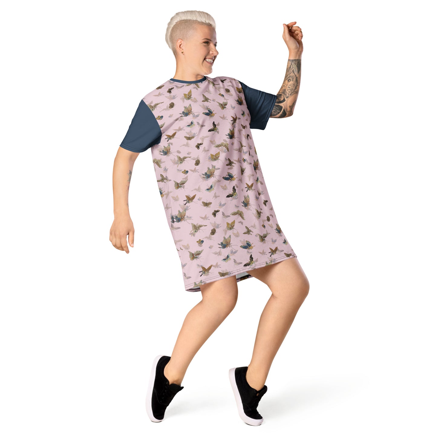 Butterfly dancing｜T-shirt dress｜Pale pinkish gray