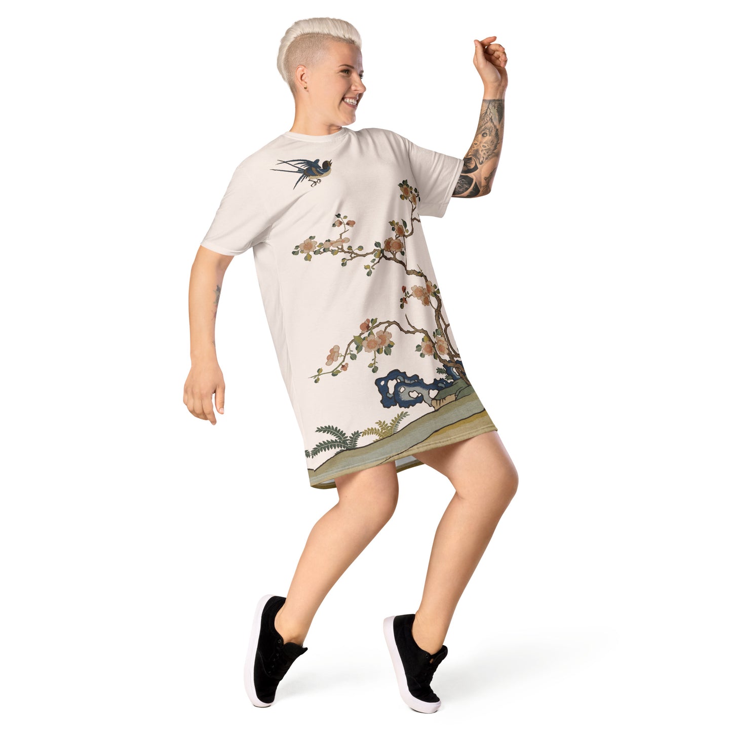 Kesi Flower Album｜Swallow in Flight, Harbinger of Spring｜T-shirt dress｜Fish belly white