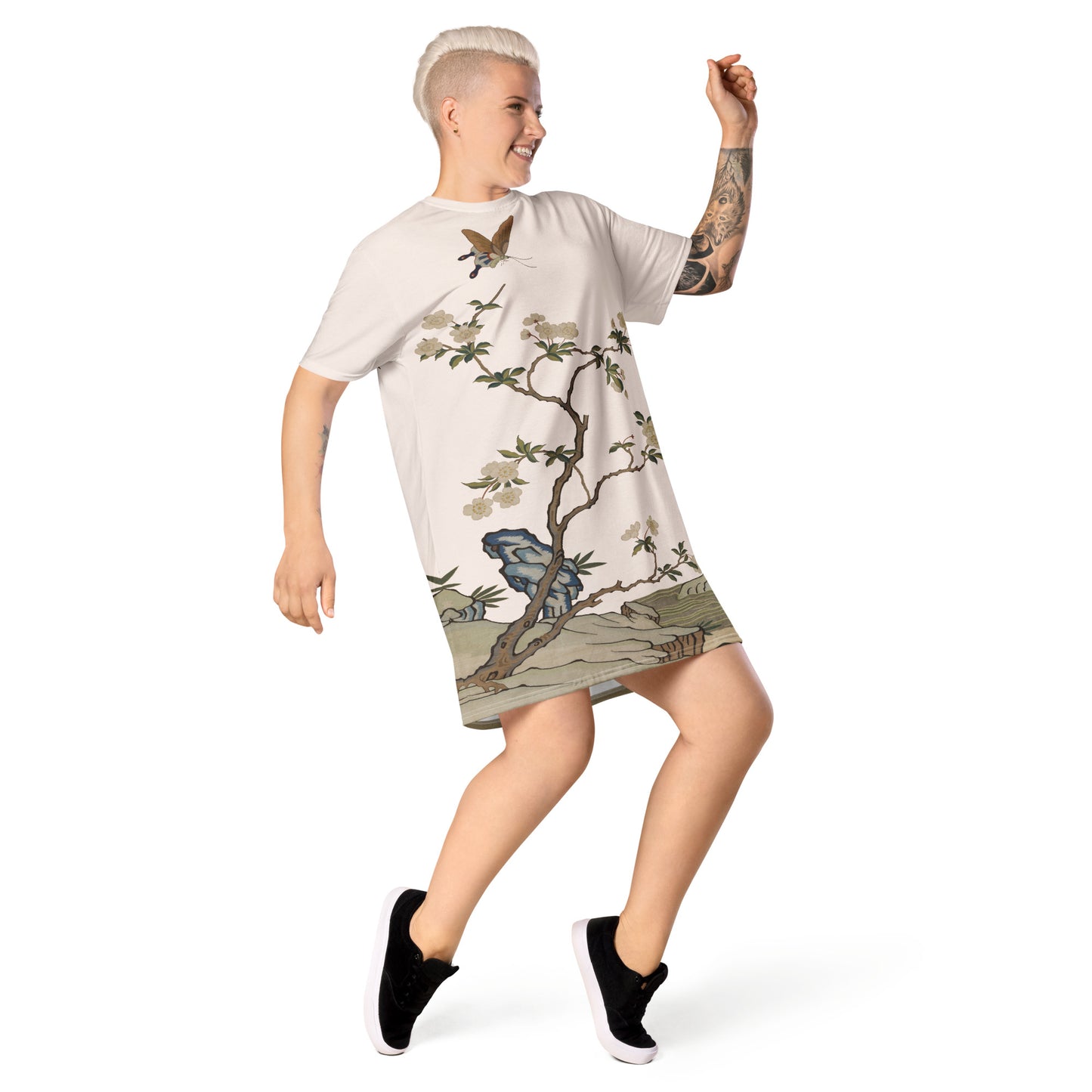 Kesi Flower Album｜Plum Blossoms and Butterfly｜T-shirt dress｜Fish belly white