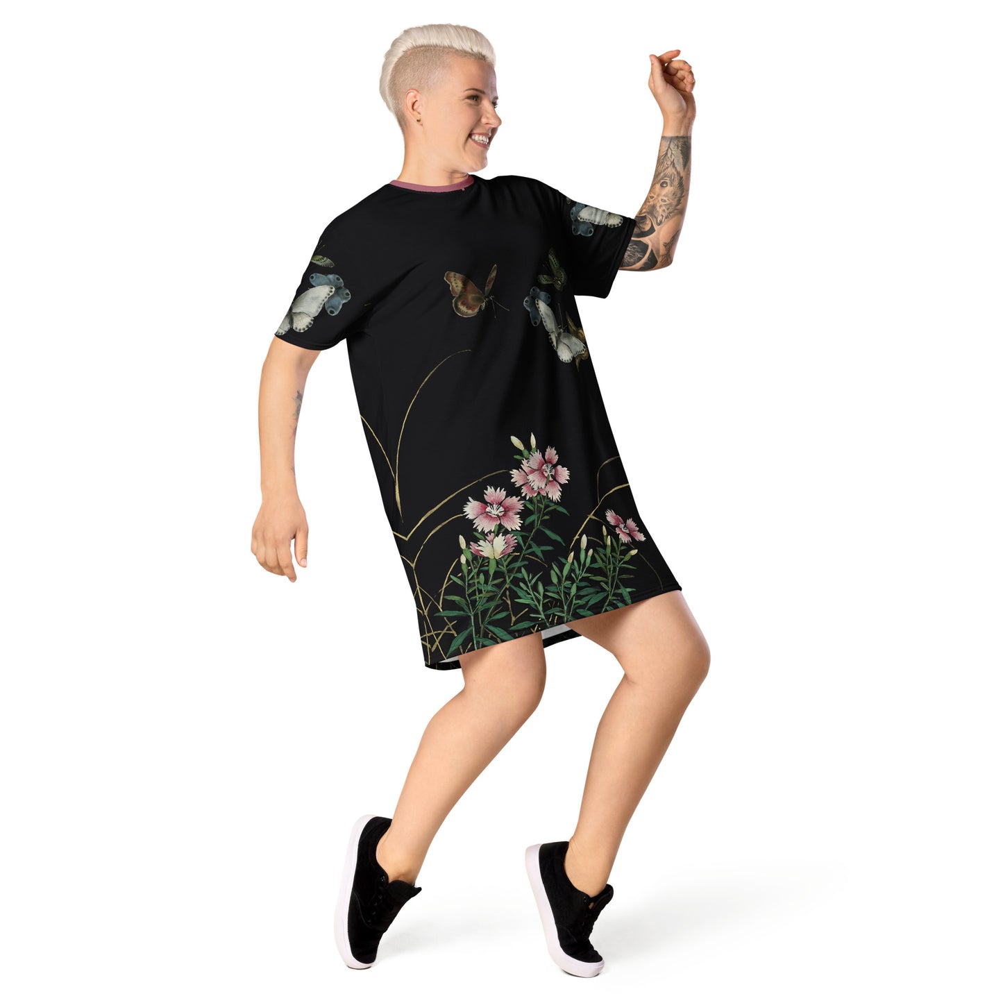 Cats And Butterflies Of Longevity｜Butterflies and the Blooming Red-flowered Catchfly｜T-shirt dress｜Fish belly white