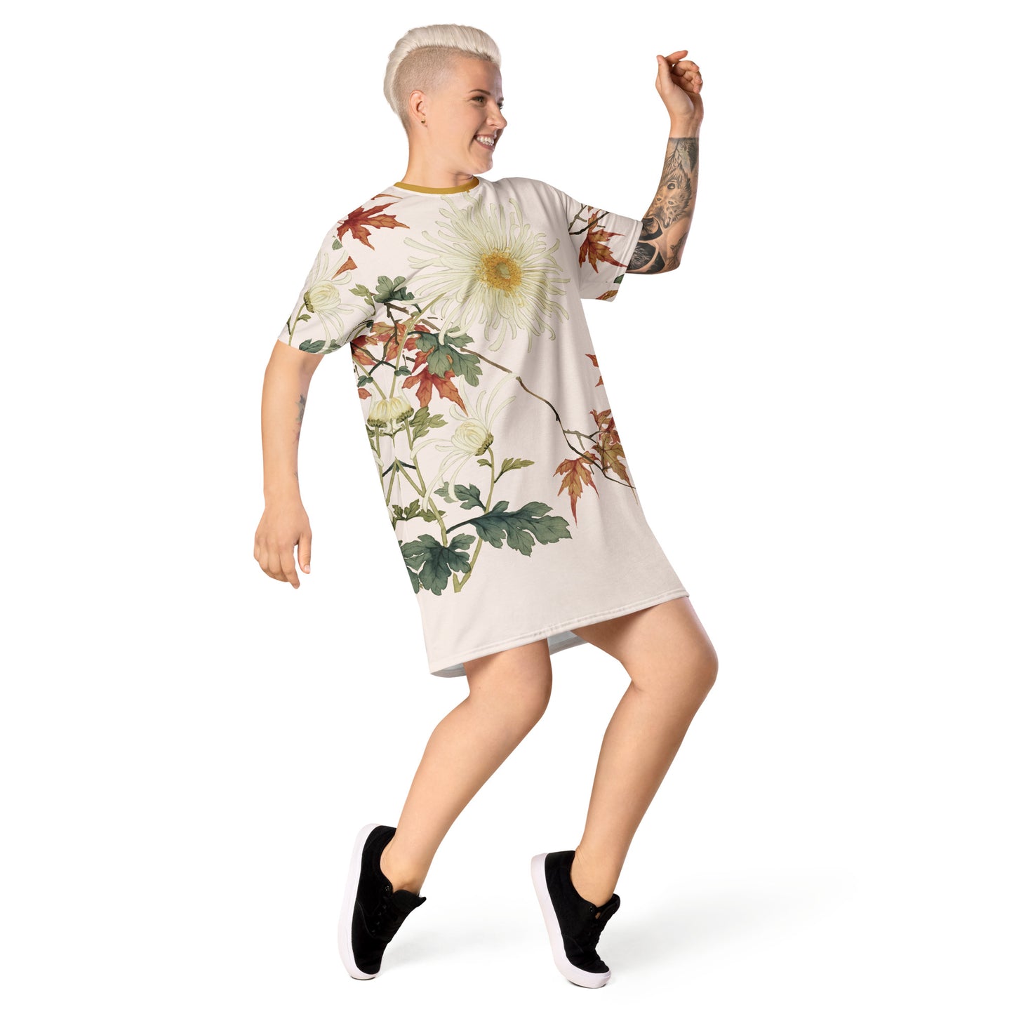 The Spirit of Flowers in Twelve Months｜Blooming Chrysanthemum and Maple Leaves｜T-shirt dress｜Fish belly white